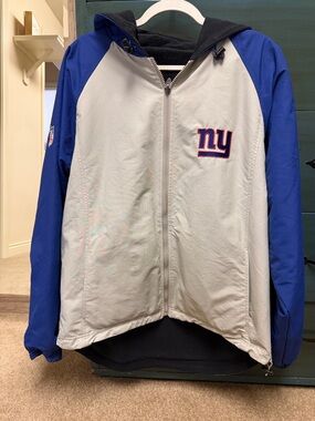 Reebok Men’s Blue and White Lightweight Hooded Jacket